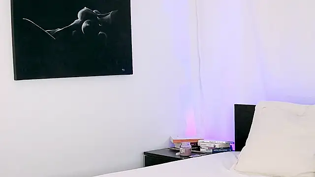 Snapshot of LeahDenver chatting on September 30, 10:20 am LeahDenver online show from September 30, 10:20 am