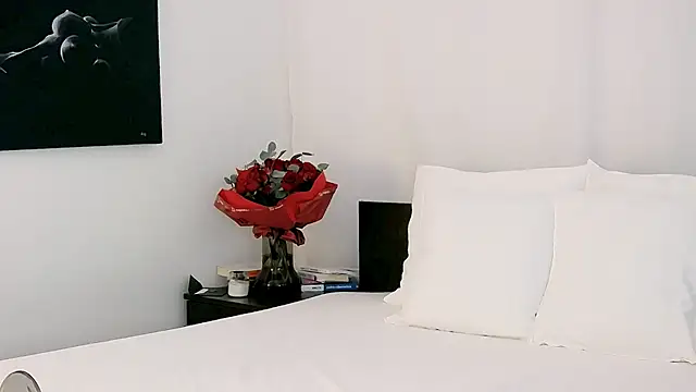 Snapshot of LeahDenver chatting on October 13, 10:48 am LeahDenver online show from October 13, 10:48 am