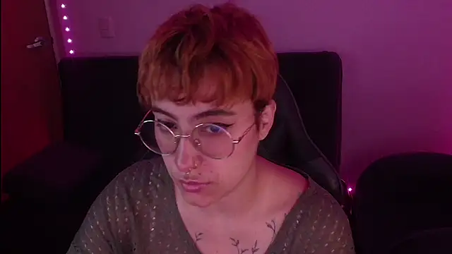 Miacatsito3 online show from October 1, 3:34 am