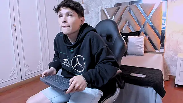 kraven lust online show from October 18, 2:58 am