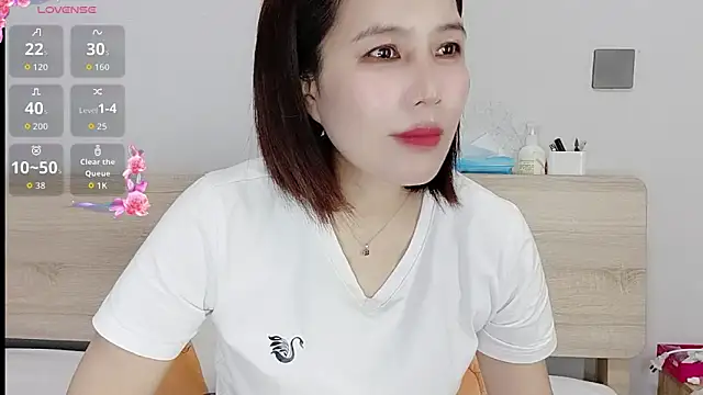 Snapshot of Miraitowa_ chatting on June 18, 4:02 am Miraitowa online show from June 18, 4:02 am