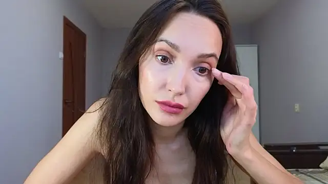 Lillian-Clark online show from February 17, 10:45 am