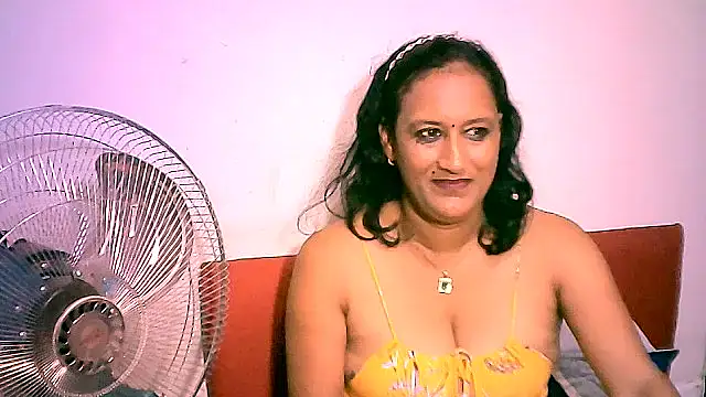 Indiansexyboobs18 online show from February 13, 10:33 am