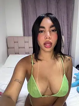 karolaalcendra online show from September 30, 11:21 pm