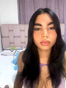 karolaalcendra online show from October 2, 4:41 am