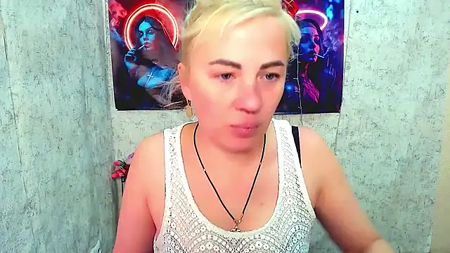 EmmaCat  online show from March 22, 5:33 am