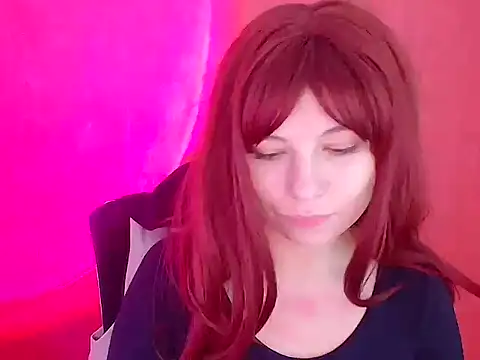 Alice Gotica online show from October 9, 12:30 am