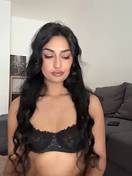 Snapshot of Mia_spicyy chatting on June 13, 8:34 am Mia spicyy online show from June 13, 8:34 am