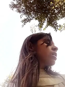 Snapshot of Saloni-Gupta chatting on February 6, 8:51 am Saloni-Gupta online show from February 6, 8:51 am