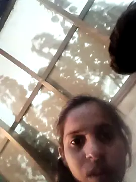 Snapshot of Saloni-Gupta chatting on February 14, 1:41 pm Saloni-Gupta online show from February 14, 1:41 pm