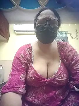 Snapshot of thehotlady chatting on June 6, 6:34 pm thehotlady online show from June 6, 6:34 pm