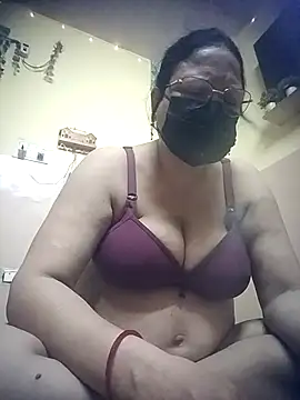 Snapshot of thehotlady chatting on July 22, 3:53 am thehotlady online show from July 22, 3:53 am