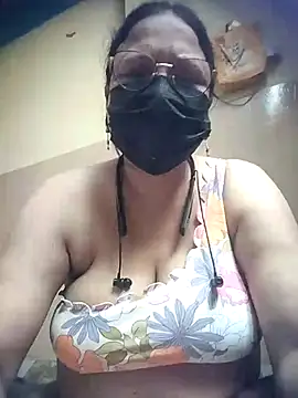 Snapshot of thehotlady chatting on July 27, 4:30 am thehotlady online show from July 27, 4:30 am