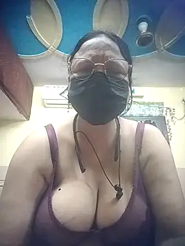 Snapshot of thehotlady chatting on July 29, 3:04 am thehotlady online show from July 29, 3:04 am
