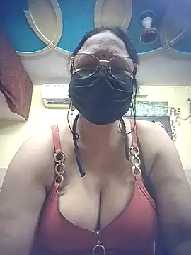 Snapshot of thehotlady chatting on July 31, 3:39 am thehotlady online show from July 31, 3:39 am