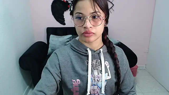 Snapshot of mia_sexgirl chatting on October 24, 12:23 pm mia sexgirl online show from October 24, 12:23 pm