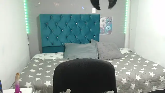 Snapshot of mia_sexgirl chatting on May 26, 12:23 pm mia sexgirl online show from May 26, 12:23 pm