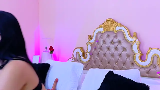 AryCorinne online show from April 23, 3:30 am