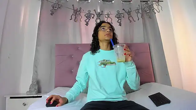 EthanBlackwoodd online show from November 9, 7:56 pm