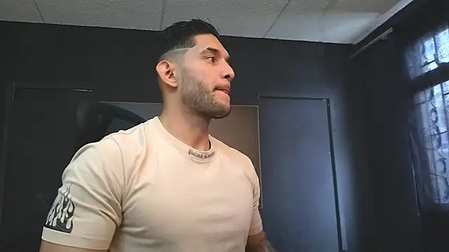 Snapshot of RichardMilleer chatting on July 25, 4:37 pm RichardMilleer online show from July 25, 4:37 pm