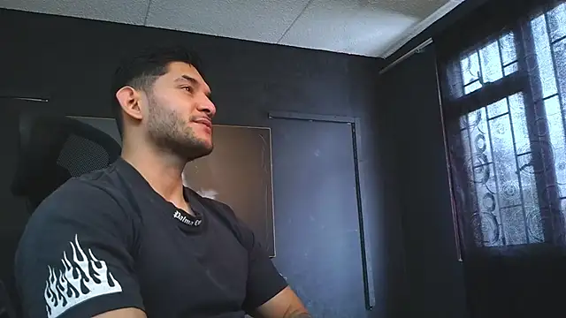 Snapshot of RichardMilleer chatting on August 4, 5:15 pm RichardMilleer online show from August 4, 5:15 pm