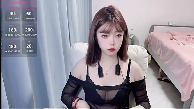 Snapshot of Lucky_Cici chatting on October 6, 1:14 am Lucky Cici online show from October 6, 1:14 am