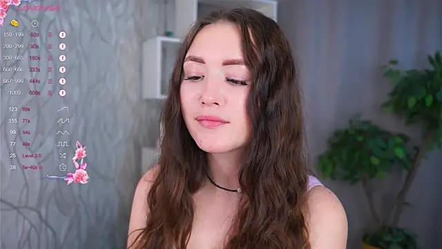 Snapshot of AlinaOrf chatting on October 19, 5:19 am AlinaOrf online show from October 19, 5:19 am