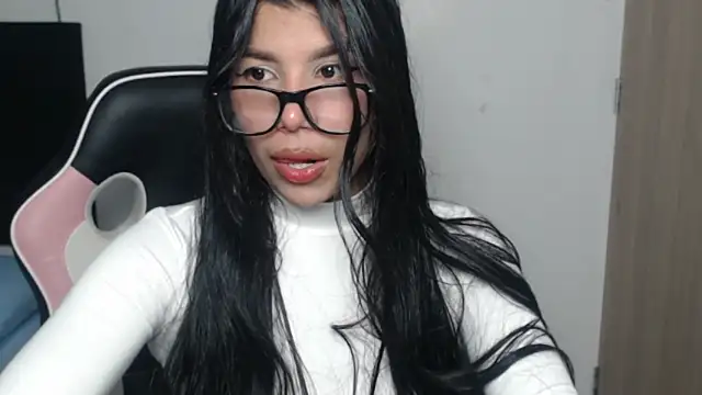 MayaScott11 online show from April 22, 7:59 pm