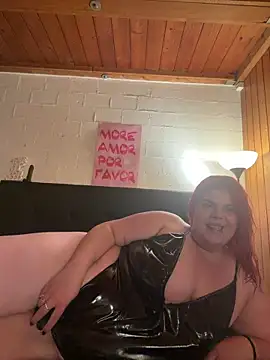 Snapshot of rosebratcat__ chatting on June 14, 8:00 pm rosebratcat online show from June 14, 8:00 pm