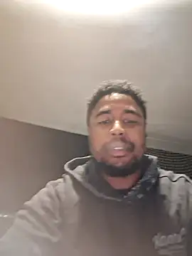 Snapshot of banj06@xh chatting on October 24, 8:27 pm banj06xh online show from October 24, 8:27 pm