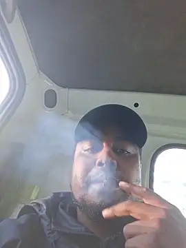 Snapshot of banj06@xh chatting on October 28, 9:57 am banj06xh online show from October 28, 9:57 am