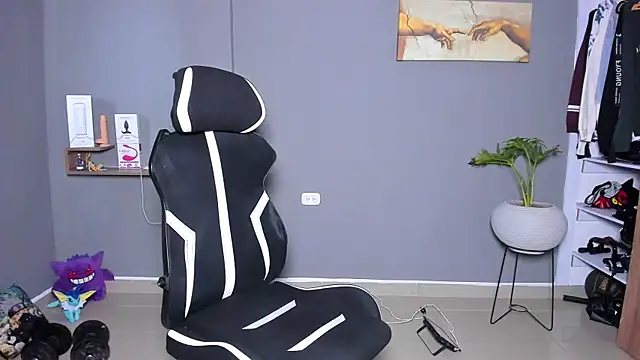 JordanRossie online show from April 9, 2:55 pm