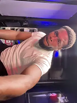 nymphoandthebeast69 online show from April 23, 7:38 pm