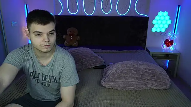 Vikki George online show from April 20, 3:09 am