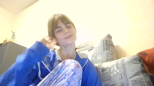 Snapshot of Loriven chatting on October 2, 7:21 pm Loriven online show from October 2, 7:21 pm