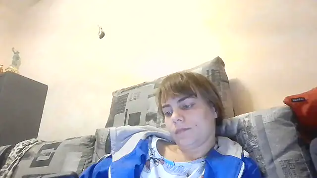 Snapshot of Loriven chatting on October 6, 7:22 pm Loriven online show from October 6, 7:22 pm