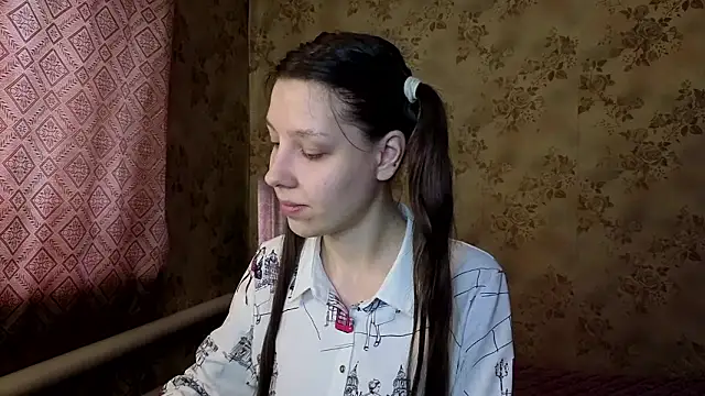 QutieDaSweet online show from March 7, 1:46 am