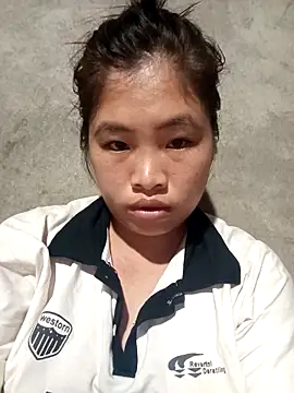 Luyen004 online show from April 22, 9:16 pm