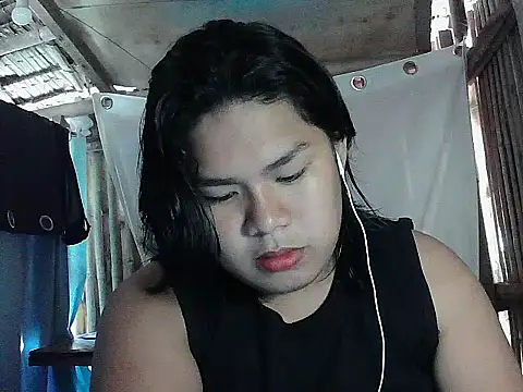 Huntrix2025 online show from April 13, 6:30 am