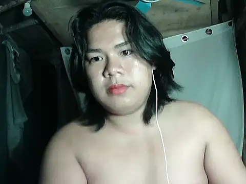 Huntrix2025 online show from April 14, 8:59 pm