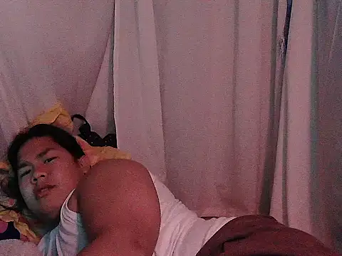 Huntrix2025 online show from April 17, 11:35 am