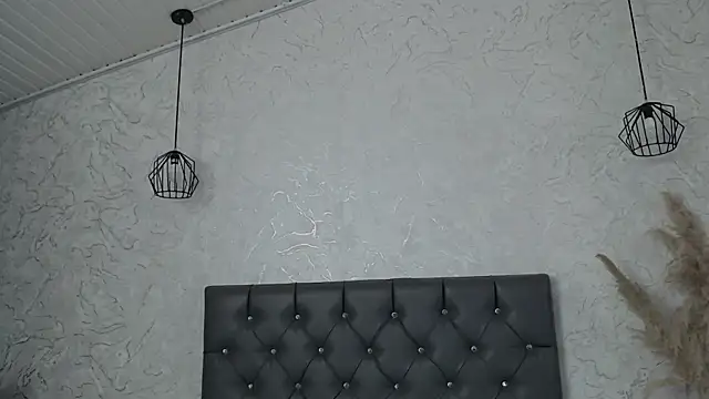 Sabriinaa Foxx online show from April 13, 1:05 pm