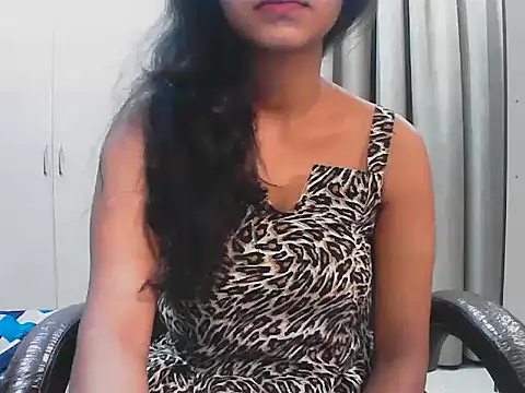 short girl  online show from October 1, 5:08 pm