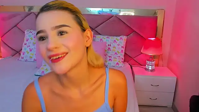 ChloeLaurentt online show from March 19, 9:08 pm