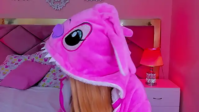 ChloeLaurentt online show from March 26, 9:20 pm