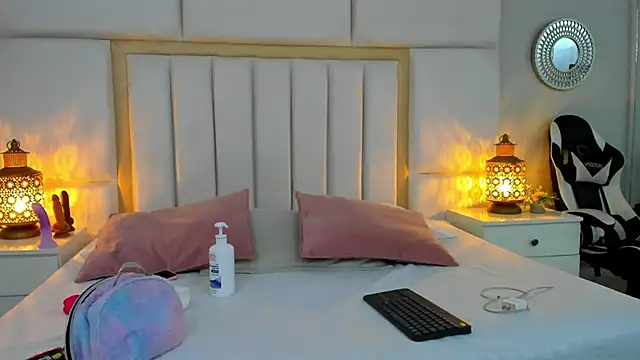 LaylaaDoll online show from April 22, 7:04 pm