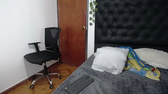 isabel 09 online show from October 21, 3:13 pm