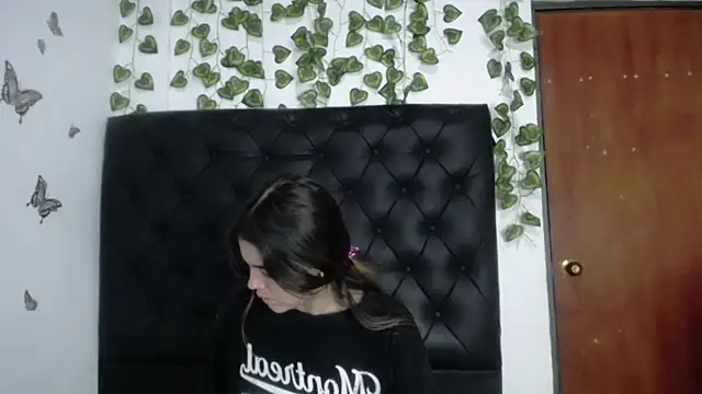 isabel 09 online show from April 20, 12:30 pm