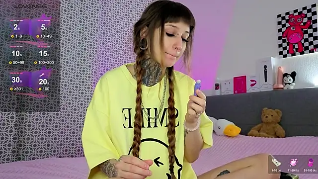 LilithPoison online show from January 17, 6:00 pm