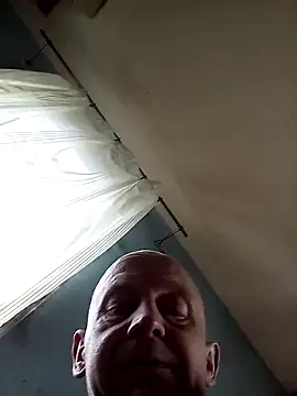 Snapshot of Jarektchurzewski chatting on June 7, 1:37 pm Jarektchurzewski online show from June 7, 1:37 pm